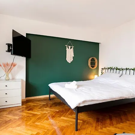 Chmielna - 250m Od Zlotych Tarasow, 350m Od Dworca Centralnego - Wifi - Smart Tv 55 Cali - Better * 바르샤바