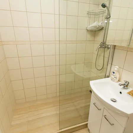 Chmielna - 250m Od Zlotych Tarasow, 350m Od Dworca Centralnego - Wifi - Smart Tv 55 Cali - Better