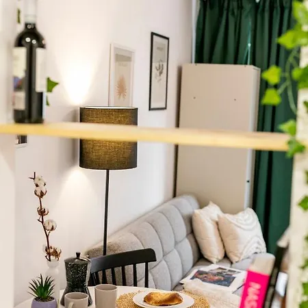 Apartmán Chmielna - 250m Od Zlotych Tarasow, 350m Od Dworca Centralnego - Wifi - Smart Tv 55 Cali - Better *